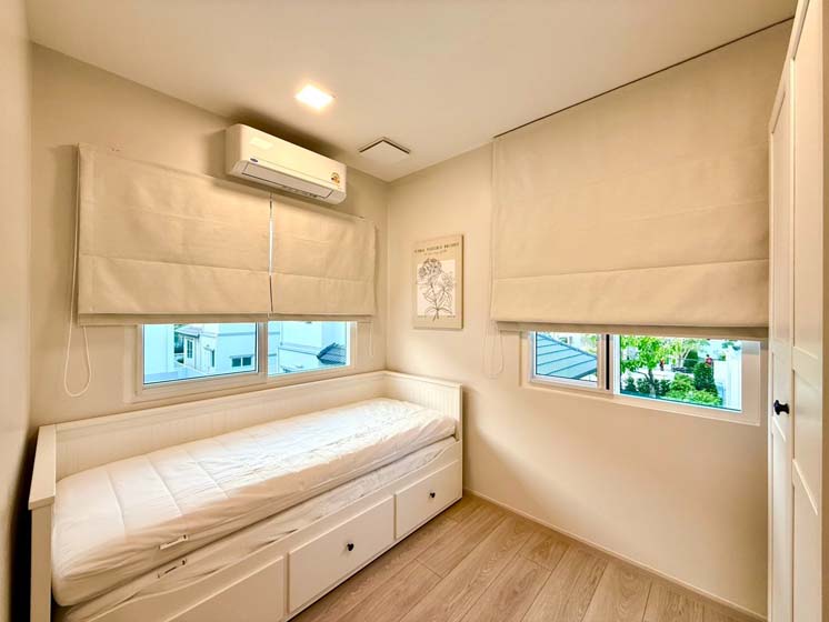 House with Shared Pool in Bangnatrad 